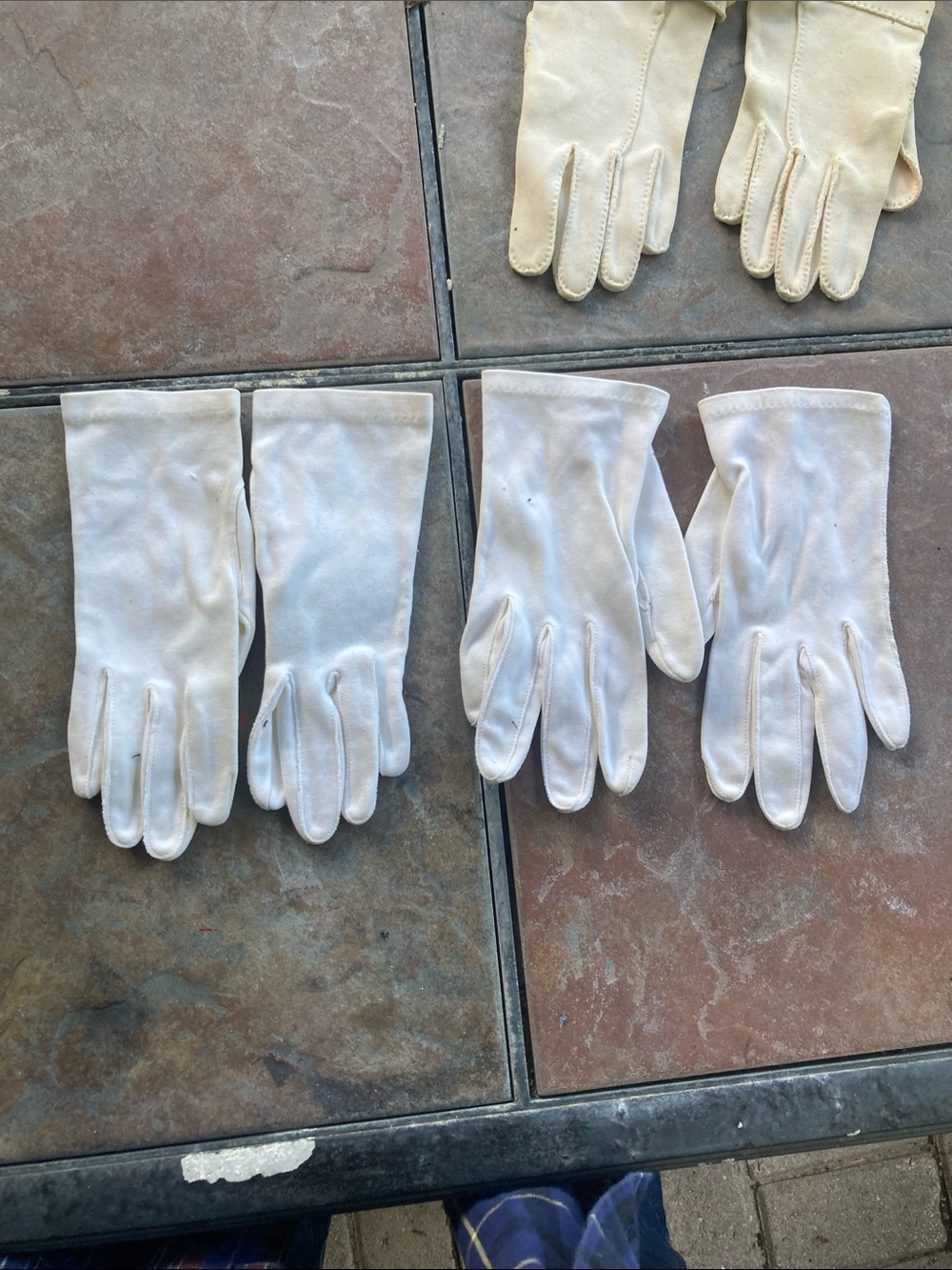 Vintage White/Cream Women's Short Dress Gloves - Set of 3 pair - Picture 4 of 8